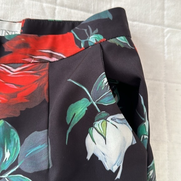 L’ATISTE Floral Pants Size Small EUC - Picture 6 of 11